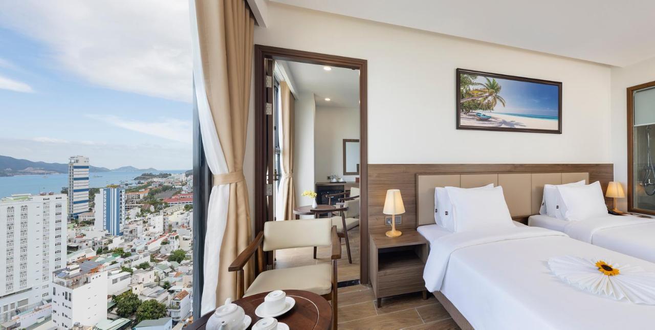 Miracle Luxury Nha Trang Hotel Exterior foto