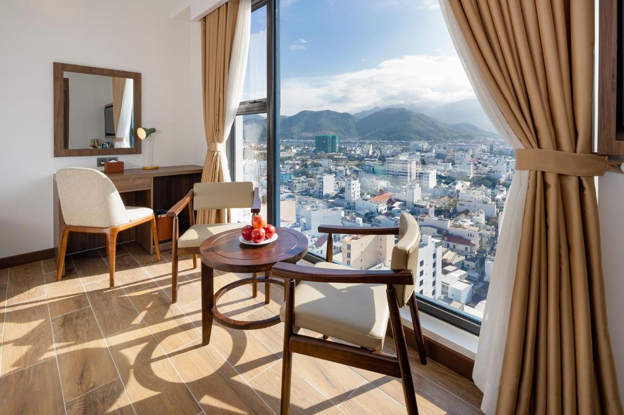 Miracle Luxury Nha Trang Hotel Exterior foto