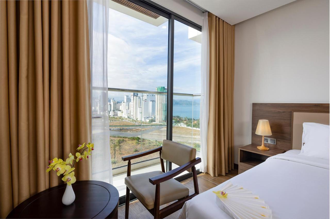 Miracle Luxury Nha Trang Hotel Exterior foto