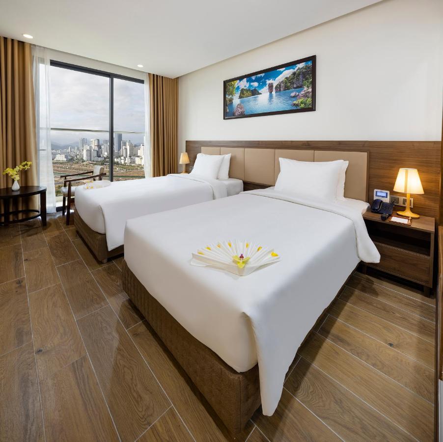 Miracle Luxury Nha Trang Hotel Exterior foto