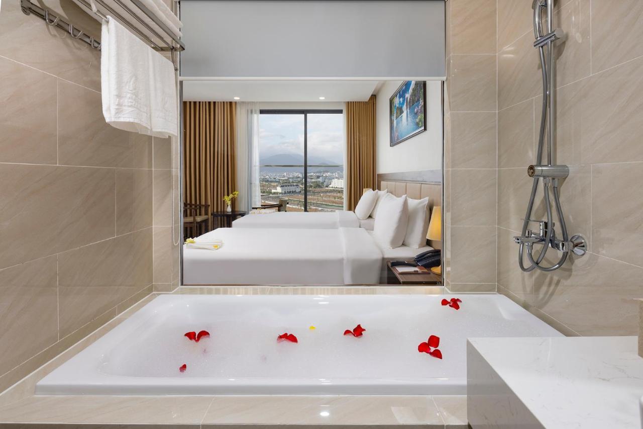 Miracle Luxury Nha Trang Hotel Exterior foto