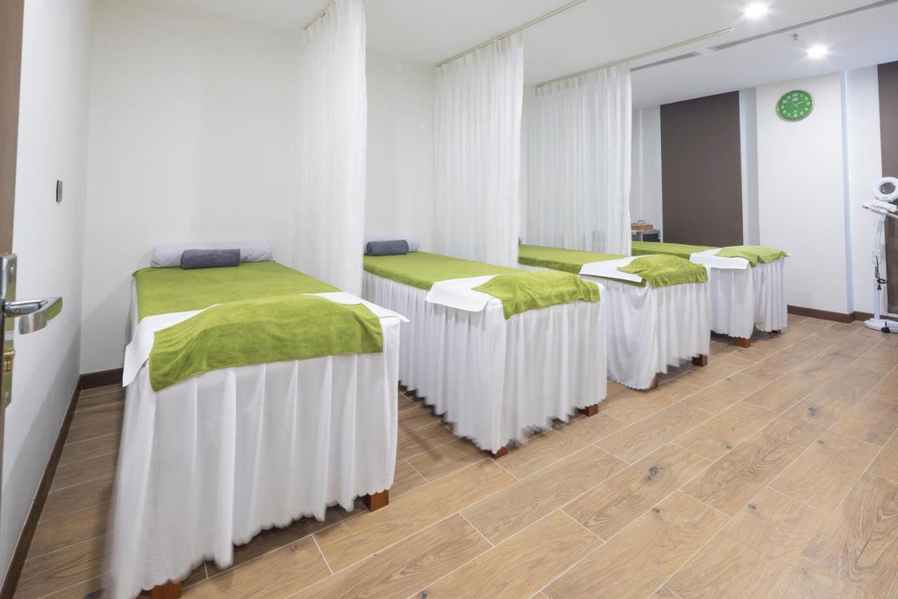 Miracle Luxury Nha Trang Hotel Exterior foto