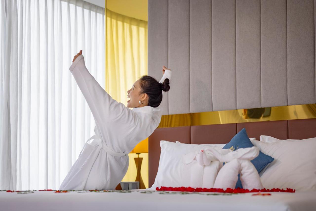 Miracle Luxury Nha Trang Hotel Exterior foto