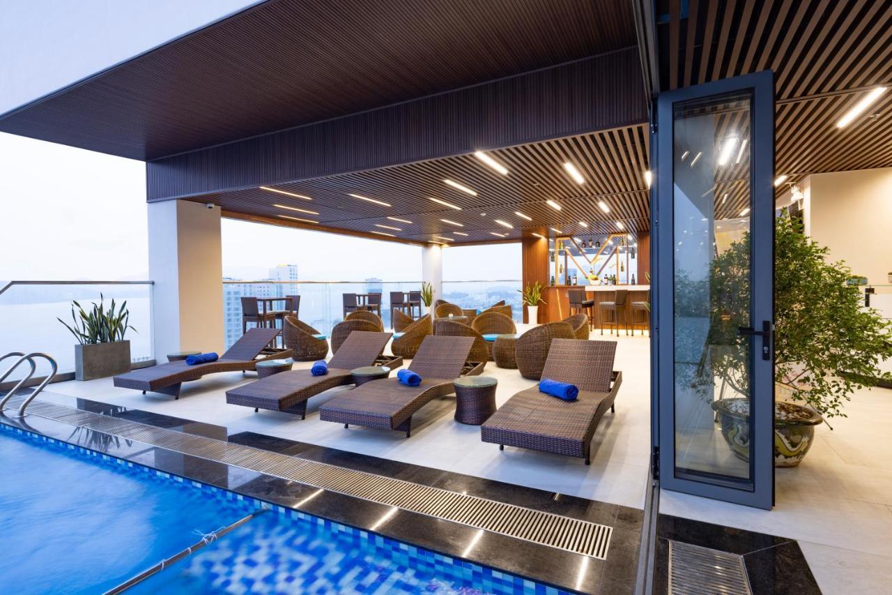 Miracle Luxury Nha Trang Hotel Exterior foto